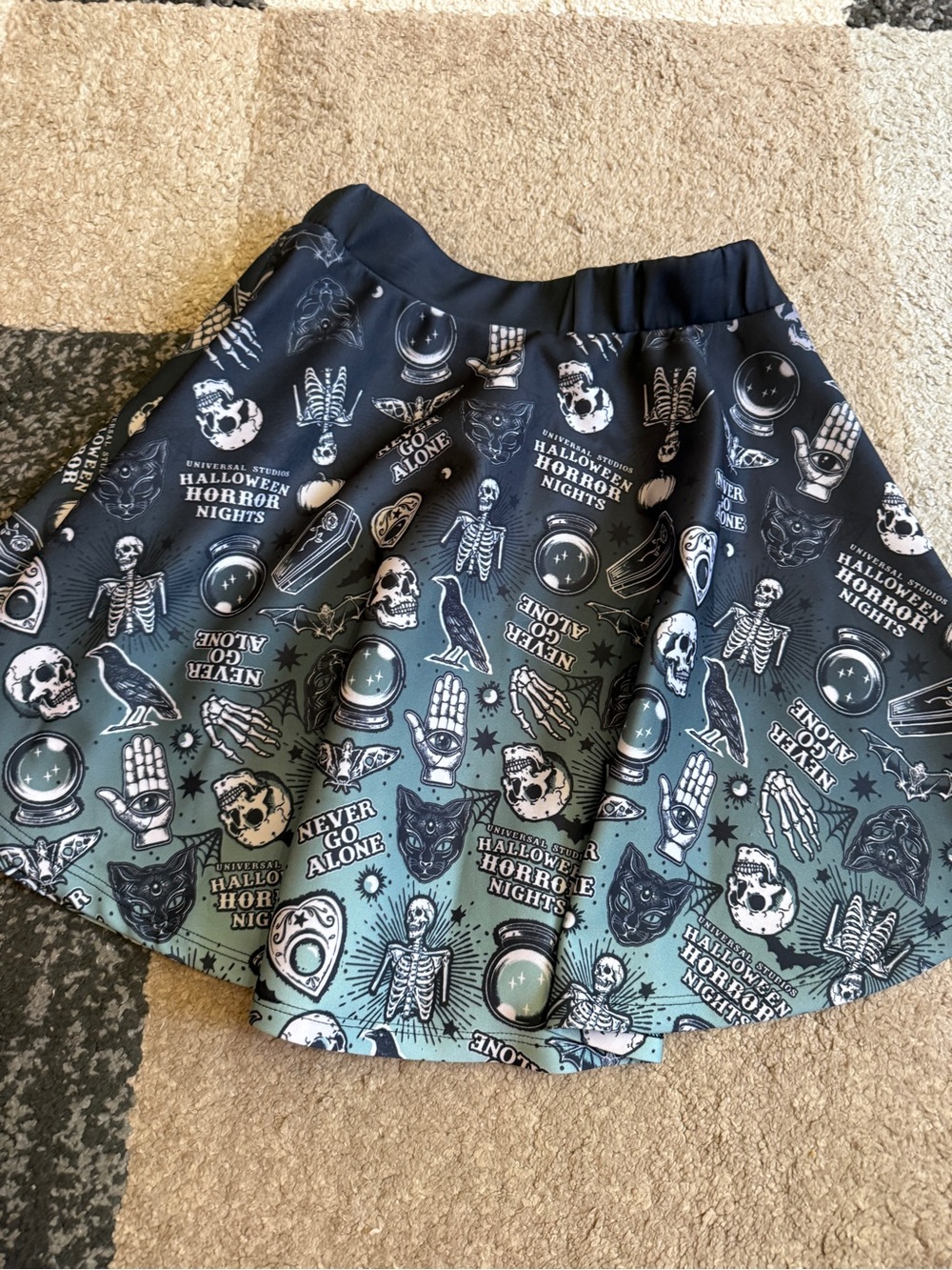 Halloween Horror Nights Never Go alone Gradient Black & Teal Skirt- XS/Small - Picture 6 of 7